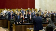 El Parlamento elige a Griñán presidente de la Junta con los votos de PSOE e IU
