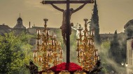 La tertulia Granada entre Varales anuncia la Semana Santa con un cartel ‘muy cofrade’