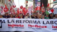 Multitudinaria manifestación en Granada contra la reforma laboral