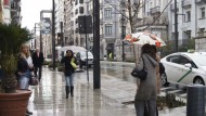 Llueve en Granada y el tráfico se complica
