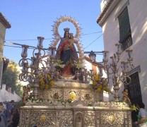 María Auxiliadora inundó de sones cofrades el barrio del Realejo María Auxiliadora inundó de sones cofrades el barrio del Realejo