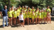 270 niños participan en un circuito de natación en Albolote