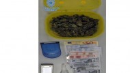 Desmantelan un punto de venta de droga y detienen a dos jóvenes en Granada Desmantelan un punto de venta de droga y detienen a dos jóvenes en Granada