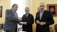 El Colegio de Abogados dona casi 14.000 euros a dos oenegés El Colegio de Abogados dona casi 14.000 euros a dos oenegés