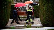 Entierran en Motril a siete de los 14 inmigrantes fallecidos en naufragio Entierran en Motril a siete de los 14 inmigrantes fallecidos en naufragio