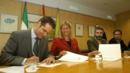 Firmado un convenio para la sistematización del patrimonio de las carreteras de Granada Firmado un convenio para la sistematización del patrimonio de las carreteras de Granada