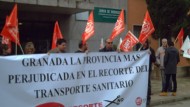 Empleados de ambulancias públicas protestan ante recortes del SAS Empleados de ambulancias públicas protestan ante recortes del SAS
