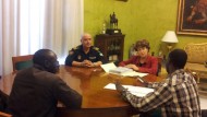 El Ayuntamiento firma la paz con el colectivo de senegaleses El Ayuntamiento firma la paz con el colectivo de senegaleses