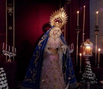 Concurrido besamanos a la Virgen de los Remedios en el día de la Purísima Concurrido besamanos a la Virgen de los Remedios en el día de la Purísima