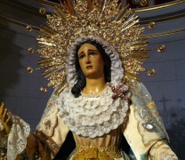 La Virgen del Sacromonte luce ya la vestimenta de la Inmaculada La Virgen del Sacromonte luce ya la vestimenta de la Inmaculada