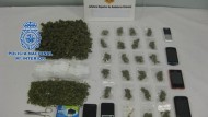 Detenidas cinco personas, dos menores, por tráfico de droga en el barrio de la Chana Detenidas cinco personas, dos menores, por tráfico de droga en el barrio de la Chana