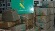 La Guardia Civil se incauta de casi tres toneladas de hachís en la A-92 La Guardia Civil se incauta de casi tres toneladas de hachís en la A-92