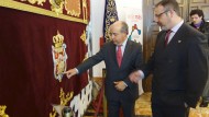 El Vía Crucis expone en el Ayuntamiento el faldón trasero del paso de La Amargura El Vía Crucis expone en el Ayuntamiento el faldón trasero del paso de La Amargura