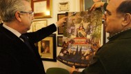 Una foto de Carlos Choín de la Virgen de la Alhambra en Plaza Nueva, cartel del Realejo 2013 Una foto de Carlos Choín de la Virgen de la Alhambra en Plaza Nueva, cartel del Realejo 2013