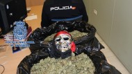 Cuatro detenidos en la capital por poseer dos kilogramos de marihuana Cuatro detenidos en la capital por poseer dos kilogramos de marihuana