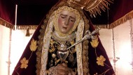 La Virgen de los Reyes está ya preparada en su palio para el Martes Santo La Virgen de los Reyes está ya preparada en su palio para el Martes Santo