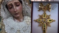 Esta cruz para la Virgen de la Esperanza albergará reliquias de San Juan de Dios Esta cruz para la Virgen de la Esperanza albergará reliquias de San Juan de Dios