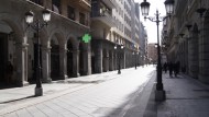 Retiran el mobiliario urbano de Ganivet para comenzar la instalación de las tribunas Retiran el mobiliario urbano de Ganivet para comenzar la instalación de las tribunas