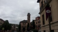 Los edificios y calles de Granada se engalanan para la Magna Mariana