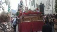 Los jóvenes de La Cañilla procesionaron su Cruz de Mayo por el Realejo Los jóvenes de La Cañilla procesionaron su Cruz de Mayo por el Realejo
