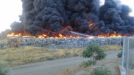 Controlado el incendio en un almacén de una nave de reciclaje en Dólar Controlado el incendio en un almacén de una nave de reciclaje en Dólar