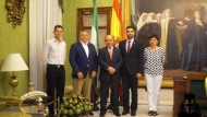 San Agustín visita al alcalde para invitarlo al Voto de la Ciudad del sábado San Agustín visita al alcalde para invitarlo al Voto de la Ciudad del sábado