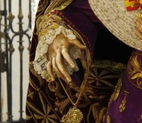 Besamanos inmaculista de María Santísima de la Misericordia Coronada