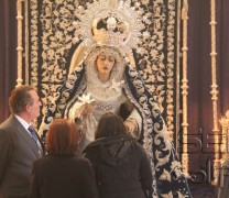 Alta con enseres de su palio para el besamanos de La Concha Alta con enseres de su palio para el besamanos de La Concha