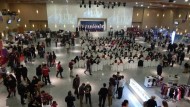 La primera feria de artesanos y hermandades de ‘El Capricho’ atrajo al público cofrade La primera feria de artesanos y hermandades de ‘El Capricho’ atrajo al público cofrade