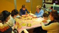 La hermandad de los Salesianos fomenta con éxito su propio taller de bordado La hermandad de los Salesianos fomenta con éxito su propio taller de bordado