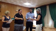Pinos Puente entrega 1.800 euros en becas al alumnado del Centro de Educación de Adultos Pinos Puente entrega 1.800 euros en becas al alumnado del Centro de Educación de Adultos