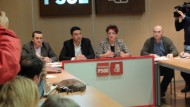El PSOE reclama con el sector menor coste de la electricidad en el campo