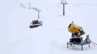 Sierra Nevada recibe a los primeros esquiadores de la temporada