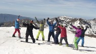 Sierra Nevada cierra la temporada de esquí con cerca de 2.000 esquiadores y la Fiesta de la Cruz