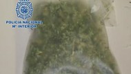 Detenido un joven con varias bolsas de marihuana en su ciclomotor