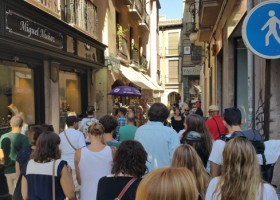 AUDIO: Granada recibe un aluviÃ³n de turistas y roza el lleno en la capital