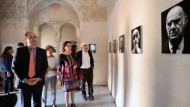 “Máscaras” de Schommer llega a la Fundación Ayala a través de dieciocho retratos