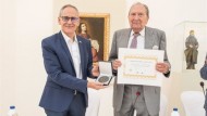 El Instituto de Astrofísica de Andalucía recibe la medalla de honor de la Fundación Rodríguez-Acosta